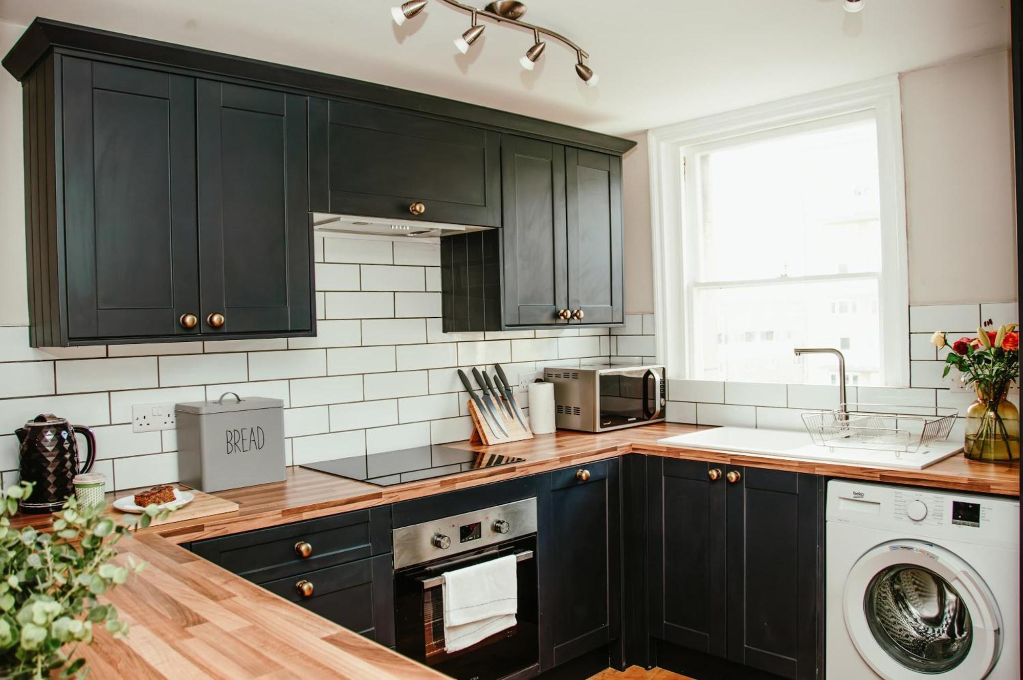 Beautiful Character 3 Bed City Centre Apartment Бат Екстериор снимка